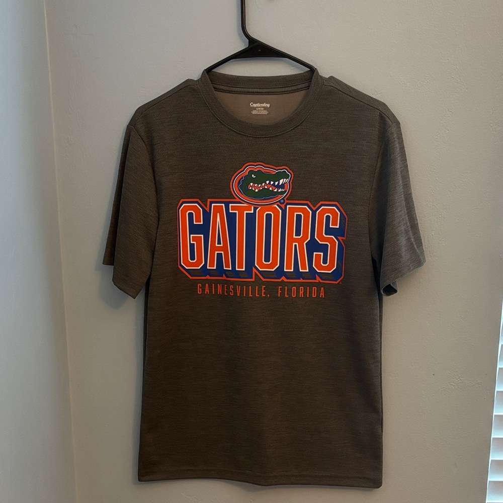 Gray Gators T-Shirt size small